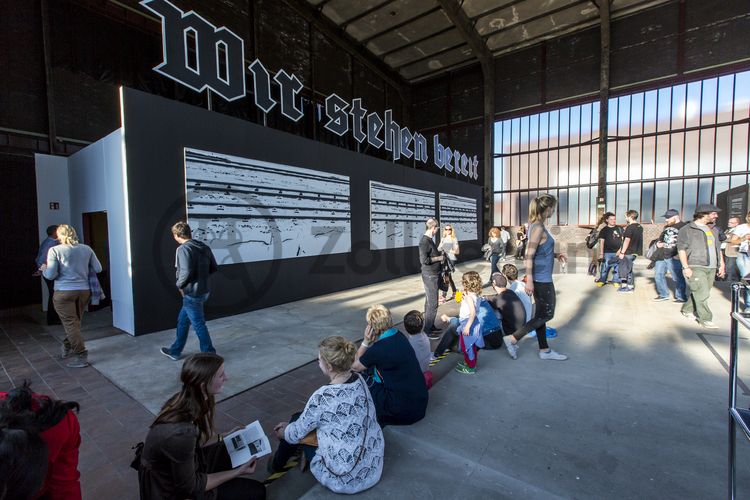 Vom 17. Mai bis 29. Juni 2014 präsentierten die anonymen Künstler der Düsseldorfer Gruppe „Zelle Asphaltkultur“ in der Halle 8 [A8] ihre Werke und zeigten die unbequeme und ungenehmigte Interventionskunst, die sonst im öffentlichen Raum zu sehen ist, mit Videos, Drucken, Installationen und Collagen.

In der heutigen Ausstellungshalle [A8] produzierten früher Kompressoren Hochdruck, der zum Betrieb von Loks und anderen Großgeräten unter Tage verwendet wurde.

Areal A [Schacht XII], Halle 8 [A8]