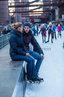 Das große Wasserbecken am ehemaligen Druckmaschinengleis [C74] auf der Kokerei Zollverein verwandelt sich im Winter in die 150 Meter lange ZOLLVEREIN® Eisbahn, die zum Freizeitvergnügen in faszinierender Atmosphäre einlädt. Allabendlich wird die Fläche mit der Installation „Monochromatic Red and Blue“ (1999) von Jonathan Speirs und Mark Major zu einem beeindruckenden Lichtkunstwerk.

Seit Dezember 2014 ist die Eisbahn um eine separate Fläche zum Eisstockschießen ergänzt.

Areal C [Kokerei], Druckmaschinengleis [C74], Kokereiallee, 45141 Essen