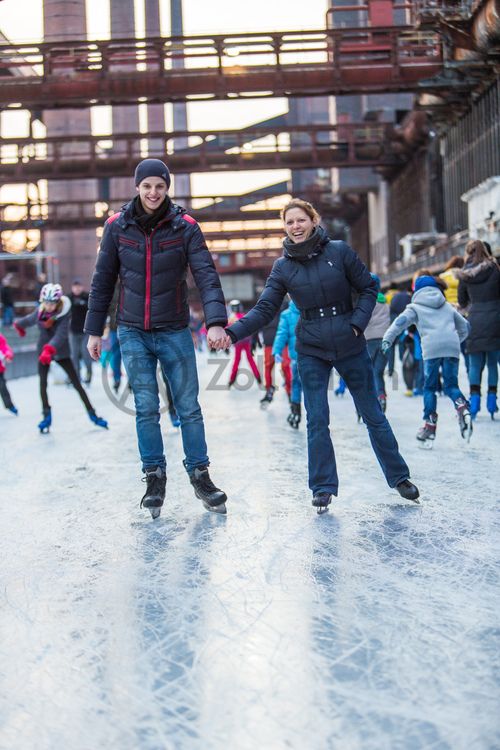 Das große Wasserbecken am ehemaligen Druckmaschinengleis auf der Kokerei Zollverein verwandelt sich im Winter in die 150 Meter lange Zollverein Eisbahn, die zum Freizeitvergnügen in faszinierender Atmosphäre einlädt. Allabendlich wird die Fläche mit der Installation „Monochromatic Red and Blue“ (1999) von Jonathan Speirs und Mark Major zu einem beeindruckenden Lichtkunstwerk.

Seit Dezember 2014 ist die Eisbahn um eine separate Fläche zum Eisstockschießen ergänzt.