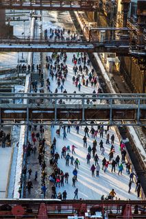 Das große Wasserbecken am ehemaligen Druckmaschinengleis [C74] auf der Kokerei Zollverein verwandelt sich im Winter in die 150 Meter lange ZOLLVEREIN® Eisbahn, die zum Freizeitvergnügen in faszinierender Atmosphäre einlädt. Allabendlich wird die Fläche mit der Installation „Monochromatic Red and Blue“ (1999) von Jonathan Speirs und Mark Major zu einem beeindruckenden Lichtkunstwerk.

Seit Dezember 2014 ist die Eisbahn um eine separate Fläche zum Eisstockschießen ergänzt.

Areal C [Kokerei], Druckmaschinengleis [C74], Kokereiallee, 45141 Essen