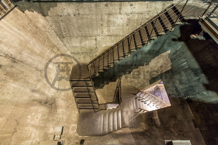 Die Mischanlage ist eins der größten Gebäude auf der Kokerei Zollverein und beeindruckt im Inneren mit spektakulären Raumsituationen. Das Gebäude ist Teil des Denkmalpfads Zollverein und kann im Rahmen von Führungen besichtigt werden. Die Mischanlage wird als Eventlocation temporär für Ausstellungen und Veranstaltungen genutzt. Zudem befindet sich dort ein Restaurant.

Die Mischanlage kann für Veranstaltungen angemietet werden. Kontakt: Stiftung Zollverein, Fon +49 201 246 81-355, locations@zollverein.de.