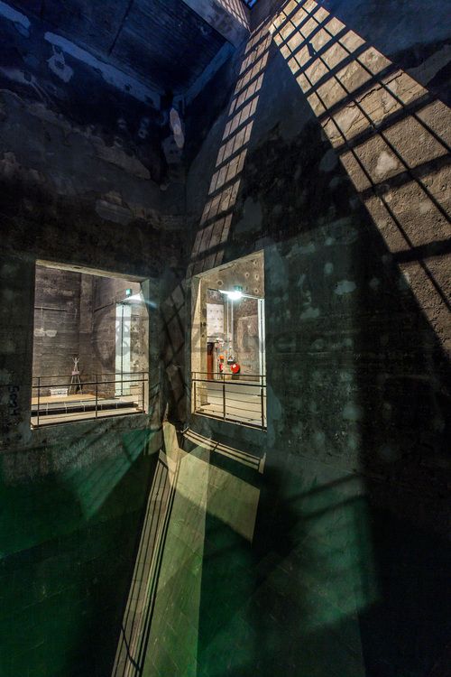 Die Mischanlage ist eins der größten Gebäude auf der Kokerei Zollverein und beeindruckt im Inneren mit spektakulären Raumsituationen. Das Gebäude ist Teil des Denkmalpfads Zollverein und kann im Rahmen von Führungen besichtigt werden. Die Mischanlage wird als Eventlocation temporär für Ausstellungen und Veranstaltungen genutzt. Zudem befindet sich dort ein Restaurant.

Die Mischanlage kann für Veranstaltungen angemietet werden. Kontakt: Stiftung Zollverein, Fon +49 201 246 81-355, locations@zollverein.de.