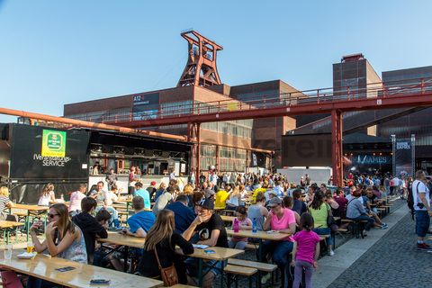 Bei dem Jungendsportfestival Ruhr Games vom 03.-06.06.2015 war das Welterbe-Areal Zollverein Hauptveranstaltungsort. Das Industriedenkmal war sowohl Standort für zwei große Bühnen als auch Austragungsort für Action-Sportarten wie Motocross und BMX sowie für Workshops und Performances.

Die Zentralschachtanlage Zollverein XII wurde 1932 in Betrieb genommen und zählte bis zu ihrer Stilllegung 1986 zu den größten und leistungsstärksten Steinkohlenzechen weltweit. Das Meisterwerk der Bergbauarchitektur, geschaffen von den Visionären Fritz Schupp und Martin Kremmer, galt von Beginn an als „schönste Zeche der Welt“. 

Areal A [Schacht XII]