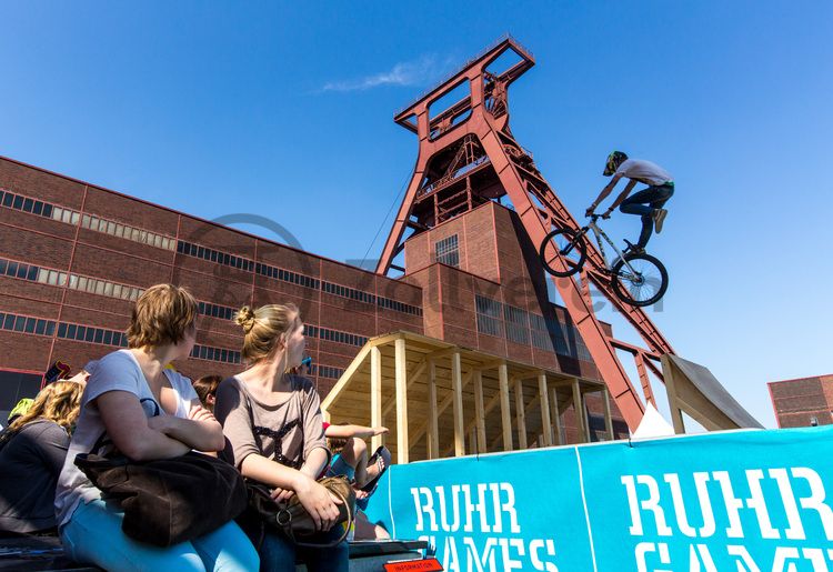 Bei dem Jungendsportfestival Ruhr Games vom 03.-06.06.2015 war das Welterbe-Areal Zollverein Hauptveranstaltungsort. Das Industriedenkmal war sowohl Standort für zwei große Bühnen als auch Austragungsort für Action-Sportarten wie Motocross und BMX sowie für Workshops und Performances.

Das 55 Meter hohe Doppelbock-Fördergerüst [A1] ist das Wahrzeichen des UNESCO-Welterbe Zollverein, der Stadt Essen und des gesamten Ruhrgebiets.

Areal A [Schacht XII], Fördergerüst [A1]