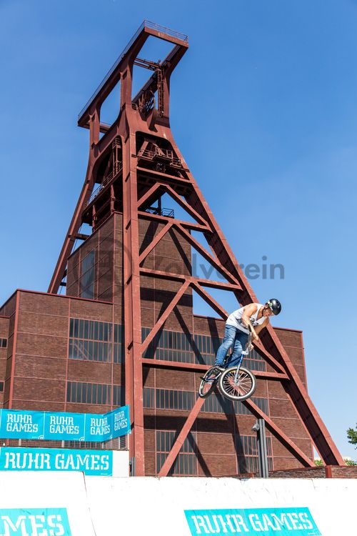 Bei dem Jungendsportfestival Ruhr Games vom 03.-06.06.2015 war das Welterbe-Areal Zollverein Hauptveranstaltungsort. Das Industriedenkmal war sowohl Standort für zwei große Bühnen als auch Austragungsort für Action-Sportarten wie Motocross und BMX sowie für Workshops und Performances.

Das 55 Meter hohe Doppelbock-Fördergerüst [A1] ist das Wahrzeichen des UNESCO-Welterbe Zollverein, der Stadt Essen und des gesamten Ruhrgebiets.

Areal A [Schacht XII], Fördergerüst [A1]