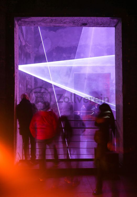 Als Hommage an die Schönheit industrieller Produktion vergangener Zeiten fand die Laserinstallation „Werk III“ von Robert Henke vom 07.-29.11.2015 in der Mischanlage [C70] der Kokerei Zollverein statt. 

Die Mischanlage [C70] ist eins der größten Gebäude auf der Kokerei Zollverein und beeindruckt im Inneren mit spektakulären Raumsituationen. Das Gebäude ist Teil des Denkmalpfads ZOLLVEREIN® und kann im Rahmen von Führungen besichtigt werden. Die Mischanlage wird als Eventlocation temporär für Ausstellungen und Veranstaltungen genutzt. Zudem befindet sich dort das Café & Restaurant „die kokerei“.

Die Mischanlage kann für Veranstaltungen angemietet werden. Kontakt: Stiftung Zollverein, Fon +49 201 246 81-355, locations@zollverein.de.

Areal C [Kokerei], Mischanlage [C70]