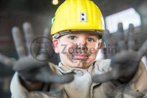 Bis zu 155.000 Besucher nehmen jährlich an einer Führung durch den Denkmalpfad ZOLLVEREIN®  teil, den im Originalzustand erhaltenen Übertageanlagen der Zeche und Kokerei Zollverein.

Der Wagenumlauf [A18] ist heute Teil des Denkmalpfads ZOLLVEREIN® und führt von der Wipperhalle zur Schachthalle.

Areal A [Schacht XII], Wagenumlauf [A18]