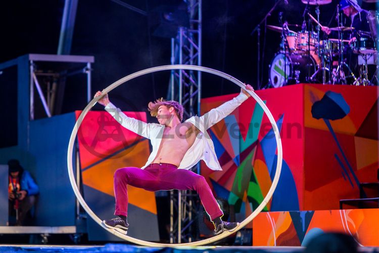 Bei dem Jungendsportfestival Ruhr Games vom 03.-06.06.2015 war das Welterbe-Areal Zollverein Hauptveranstaltungsort. Das Industriedenkmal war sowohl Standort für zwei große Bühnen als auch Austragungsort für Action-Sportarten wie Motocross und BMX sowie für Workshops und Performances.

Die Zentralschachtanlage Zollverein XII wurde 1932 in Betrieb genommen und zählte bis zu ihrer Stilllegung 1986 zu den größten und leistungsstärksten Steinkohlenzechen weltweit. Das Meisterwerk der Bergbauarchitektur, geschaffen von den Visionären Fritz Schupp und Martin Kremmer, galt von Beginn an als „schönste Zeche der Welt“.