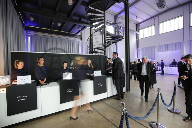 Die ehemalige Elektrowerkstatt, Halle 6, ist heute eine Veranstaltungshalle und beherbergt die Büroräume einer Kreativagentur.

Die Halle 6 kann für Veranstaltungen angemietet werden. Kontakt: Stiftung Zollverein, Fon +49 201 246 81-355, locations@zollverein.de.