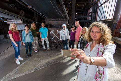 Bis zu 155.000 Besucher nehmen jährlich an einer Führung durch den Denkmalpfad ZOLLVEREIN®  teil, den im Originalzustand erhaltenen Übertageanlagen der Zeche und Kokerei Zollverein.

Der Wagenumlauf [A18] ist heute Teil des Denkmalpfads ZOLLVEREIN® und führt von der Wipperhalle zur Schachthalle.

Areal A [Schacht XII], Wagenumlauf [A18]