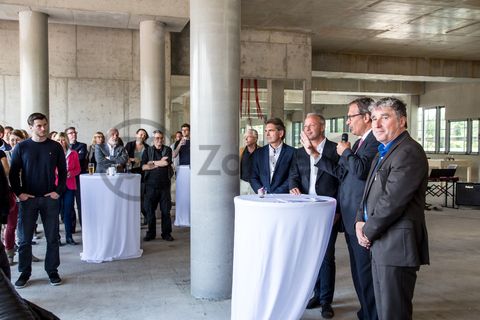 Als Dankeschön an die Handwerker feierten KÖLBL KRUSEL und RAG Montan Immobilien gemeinsam mit Vertretern der Folkwang Universität der Künste und beteiligten Projektpartnern am 06.07.2016 Richtfest für den Neubau. Das rund 19.000 qm große Gebäude auf dem Areal der einst modernsten Zeche Europas bietet ab dem Wintersemester 2017/2018 Platz für rund 500 Studierende und 70 Mitarbeiter.

Areal B [Schacht 1/2/8]

Im Wintersemester 2017/2018 nimmt die Folkwang Universität der Künste in einem Neubau [B60] im Quartier Nord den Lehrbetrieb mit rund 500 Studenten und Lehrkräften für den Fachbereich Gestaltung auf.

Areal B [Schacht 1/2/8], Folkwang Universität der Künste, Quartier Nord [B60]