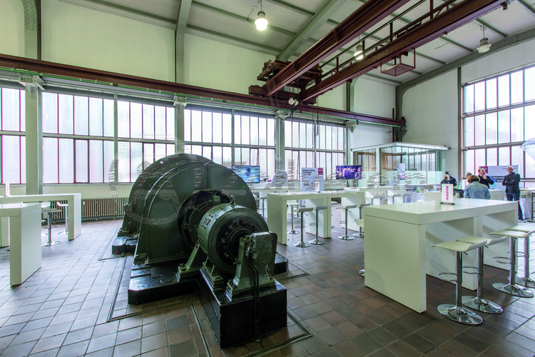 Das ehemalige Umformer- und Schalthaus wird als Eventlocation genutzt. Zudem beherbergt die Halle 2 Büros mehrerer Kreativagenturen.

Die Halle 2 kann für Veranstaltungen angemietet werden. Kontakt: Stiftung Zollverein, Fon +49 201 246 81-355, locations@zollverein.de.