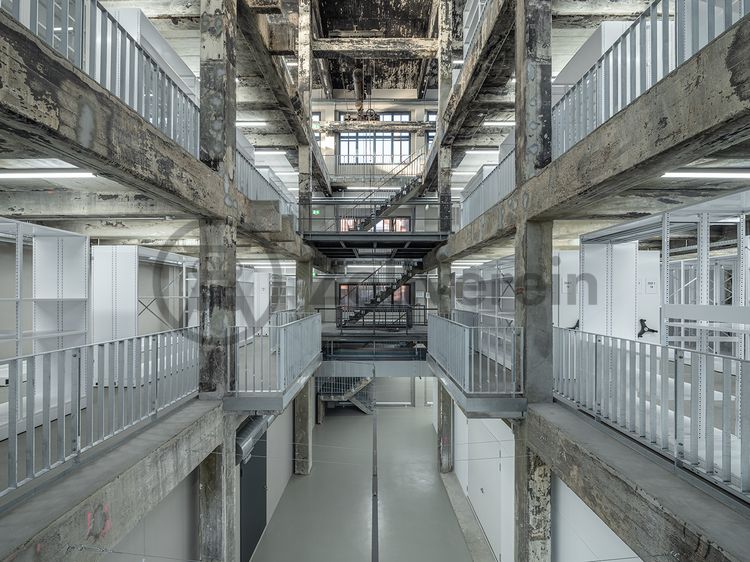 Das neue Zentral- und Schaudepot des Ruhr Museums ist ein begehbares Museumslager in der ehemaligen Salzfabrik. Das Ruhr Museum deponiert und präsentiert dort in Führungen Teile seiner Geologischen, Archäologischen und Historischen Sammlungen.

Die ehemalige Salzfabrik gehört zur sogenannten „weißen Seite“ der Kokerei, auf der die chemischen Nebenprodukte der Koksgewinnung verarbeitet wurden.