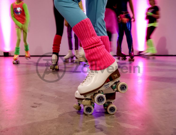 In der Wintersaison 2022/2023 gibt es in der Halle 5 eine Zollverein-Rollschuhbahn.

Die ehemalige Zentralwerkstatt, Halle 5, wird seit 1992 als Veranstaltungs-, Ausstellungs- und Konzerthalle genutzt.

Die Halle 5 kann für Veranstaltungen angemietet werden. Kontakt: Stiftung Zollverein, Tel +49 201 246 81-355, locations@zollverein.de.