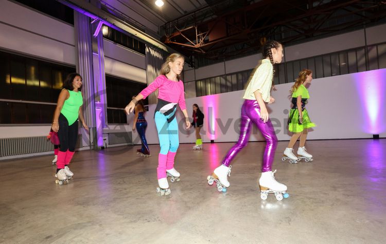 In der Wintersaison 2022/2023 gibt es in der Halle 5 eine Zollverein-Rollschuhbahn.

Die ehemalige Zentralwerkstatt, Halle 5, wird seit 1992 als Veranstaltungs-, Ausstellungs- und Konzerthalle genutzt.

Die Halle 5 kann für Veranstaltungen angemietet werden. Kontakt: Stiftung Zollverein, Tel +49 201 246 81-355, locations@zollverein.de.