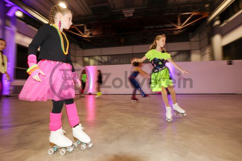 In der Wintersaison 2022/2023 gibt es in der Halle 5 eine Zollverein-Rollschuhbahn.

Die ehemalige Zentralwerkstatt, Halle 5, wird seit 1992 als Veranstaltungs-, Ausstellungs- und Konzerthalle genutzt.

Die Halle 5 kann für Veranstaltungen angemietet werden. Kontakt: Stiftung Zollverein, Tel +49 201 246 81-355, locations@zollverein.de.