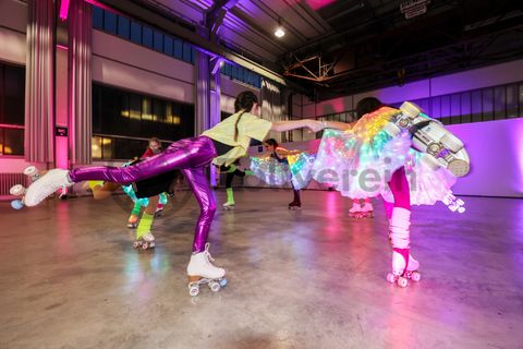 In der Wintersaison 2022/2023 gibt es in der Halle 5 eine Zollverein-Rollschuhbahn.

Die ehemalige Zentralwerkstatt, Halle 5, wird seit 1992 als Veranstaltungs-, Ausstellungs- und Konzerthalle genutzt.

Die Halle 5 kann für Veranstaltungen angemietet werden. Kontakt: Stiftung Zollverein, Tel +49 201 246 81-355, locations@zollverein.de.