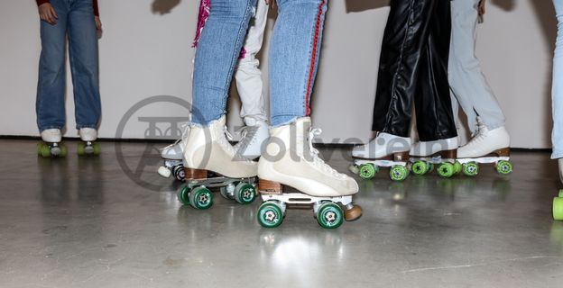 In der Wintersaison 2022/2023 gibt es in der Halle 5 eine Zollverein-Rollschuhbahn.

Die ehemalige Zentralwerkstatt, Halle 5, wird seit 1992 als Veranstaltungs-, Ausstellungs- und Konzerthalle genutzt.

Die Halle 5 kann für Veranstaltungen angemietet werden. Kontakt: Stiftung Zollverein, Tel +49 201 246 81-355, locations@zollverein.de.