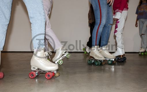 In der Wintersaison 2022/2023 gibt es in der Halle 5 eine Zollverein-Rollschuhbahn.

Die ehemalige Zentralwerkstatt, Halle 5, wird seit 1992 als Veranstaltungs-, Ausstellungs- und Konzerthalle genutzt.

Die Halle 5 kann für Veranstaltungen angemietet werden. Kontakt: Stiftung Zollverein, Tel +49 201 246 81-355, locations@zollverein.de.