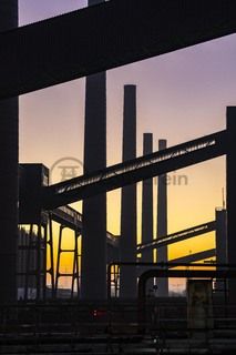 Die Kokerei Zollverein wurde von 1957 bis 1961 errichtet. Nach einer Erweiterung war die Anlage seit 1973 bis zur Stilllegung 1993 die größte Zentralkokerei Europas.